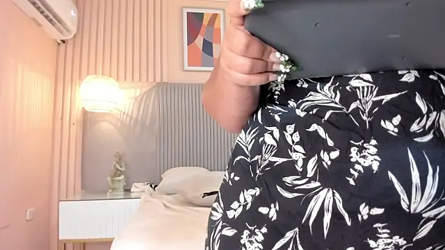 samyriverss online show from November 2025 10:45:02 AM