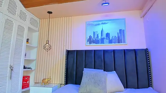 viiolett lee online show from January 2025 08:09:01 PM