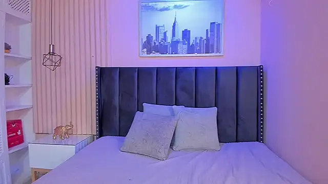 viiolett lee online show from February 2025 08:13:02 PM