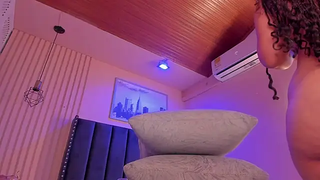 viiolett lee online show from February 2025 11:23:02 PM