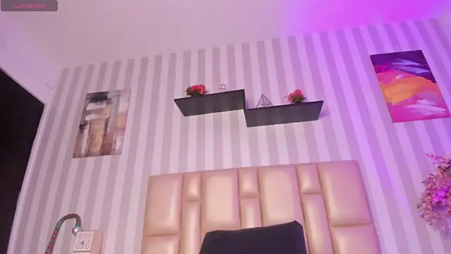 vayoleen online show from December 2024 02:44:01 PM