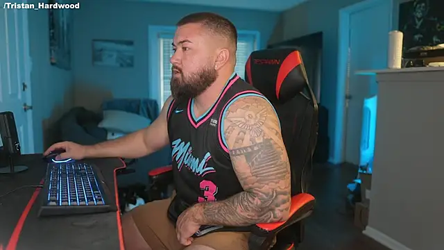 Snapshot of B_The_Creator_X chatting on March 2025 10:41:02 PM B The Creator X online show from March 2025 10:41:02 PM