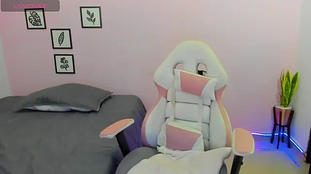 sophie pazz online show from September 2025 10:45:02 PM