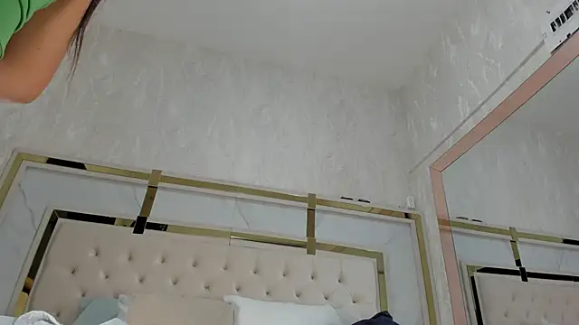 Victoriaa millers online show from September 2025 07:14:02 PM