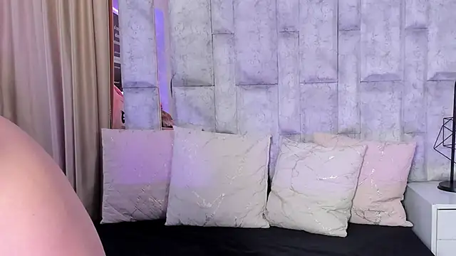 lila noa online show from November 2025 07:35:01 PM