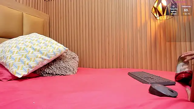 LINASTARK online show from November 2025 03:30:01 AM