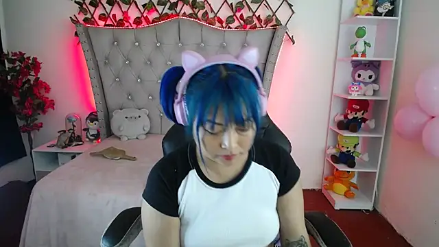 Shaddycute  online show from December 2024 04:50:01 PM