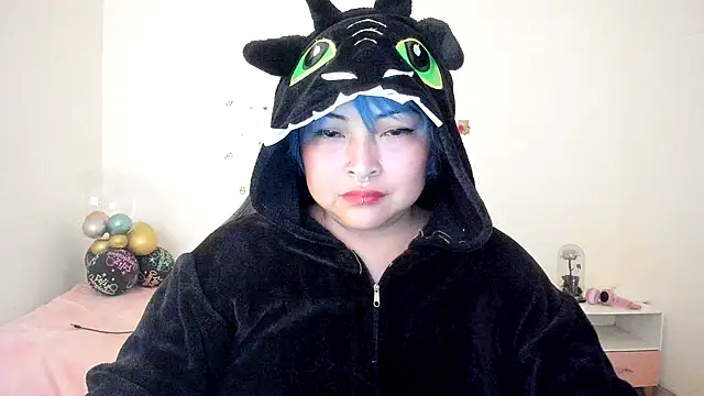 Shaddycute  online show from October 2025 04:37:01 PM