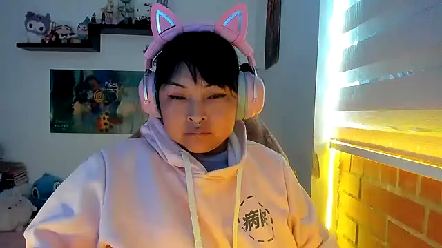 Shaddycute  online show from February 2026 01:31:02 PM