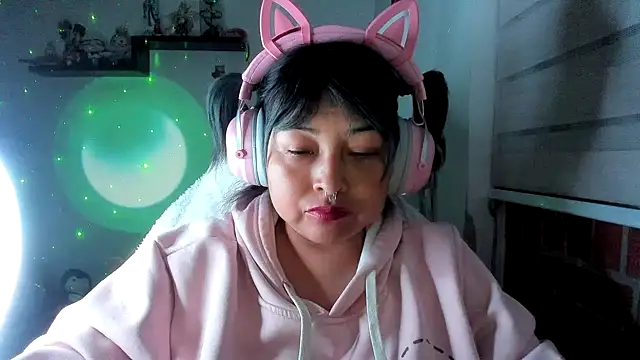 Shaddycute  online show from June 2026 02:57:01 AM