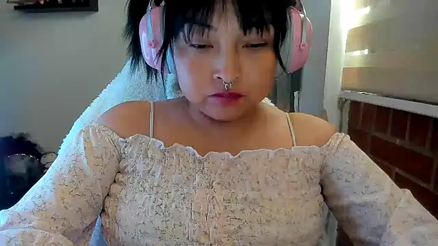 Shaddycute  online show from June 2026 04:17:02 PM