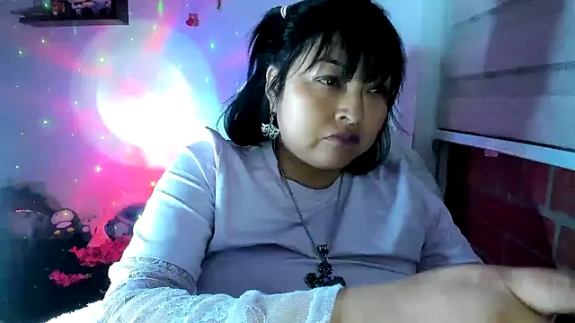 Shaddycute  online show from June 2026 01:33:01 AM