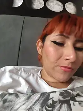 florecita9 online show from November 2025 05:34:02 PM