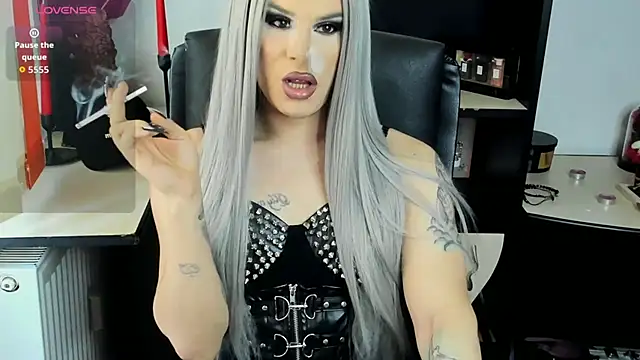 Snapshot of EvelynLexy chatting on May 2026 10:42:02 AM EvelynLexy online show from May 2026 10:42:02 AM