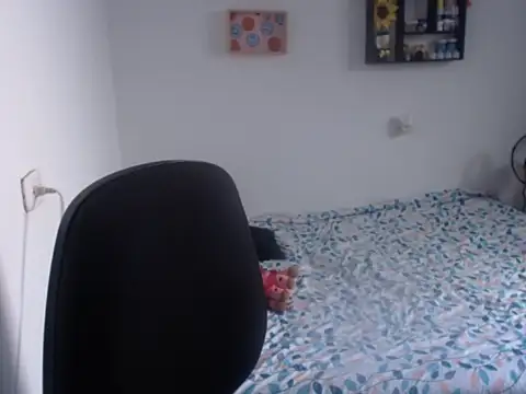 HannaKlein online show from December 2024 01:39:01 PM