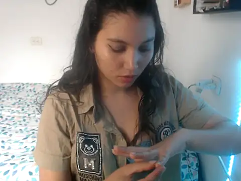 HannaKlein online show from October 2025 06:05:02 PM