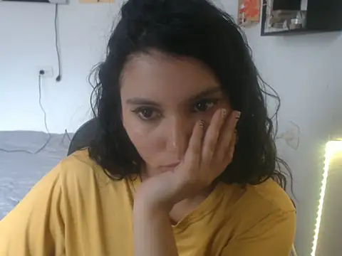 HannaKlein online show from November 2025 06:18:01 PM