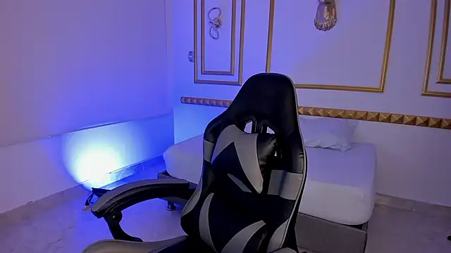 caro03x online show from November 2025 02:21:01 AM