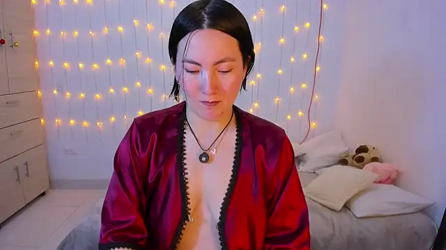 Snapshot of Elle_Lee_ chatting on December 2025 03:17:02 PM Elle Lee online show from December 2025 03:17:02 PM