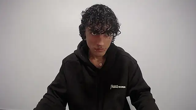 present the magic online show from February 2025 09:25:02 PM