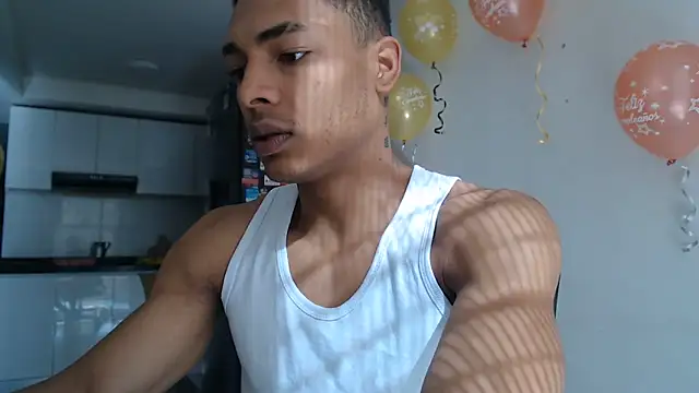 Snapshot of Jhonyblack_1 chatting on May 2026 01:16:02 PM Jhonyblack 1 online show from May 2026 01:16:02 PM