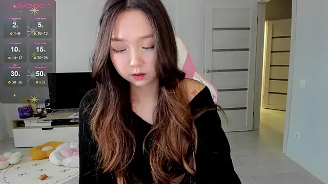 Snapshot of Fluffy_Rose chatting on May 2026 02:42:02 AM Fluffy Rose online show from May 2026 02:42:02 AM