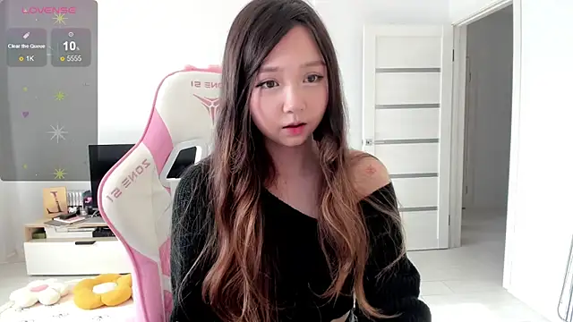Snapshot of Fluffy_Rose chatting on June 2026 01:09:01 AM Fluffy Rose online show from June 2026 01:09:01 AM