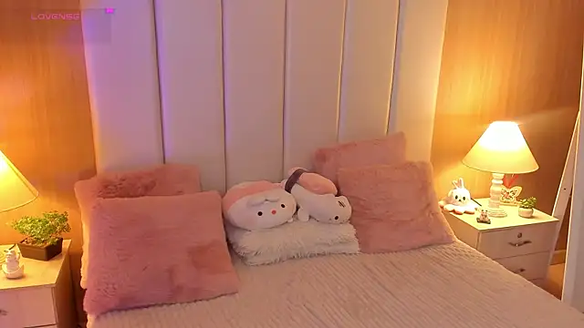 CaseyPiierce online show from November 2025 08:55:01 PM