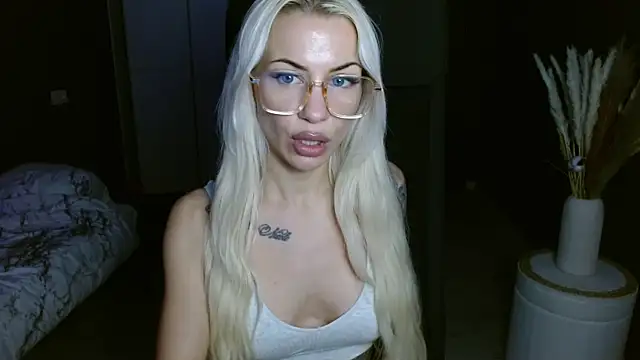 JuicyJanexo online show from March 2025 05:08:01 AM