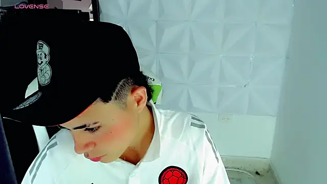 Snapshot of bby_santi chatting on December 2024 04:28:01 PM bby santi online show from December 2024 04:28:01 PM