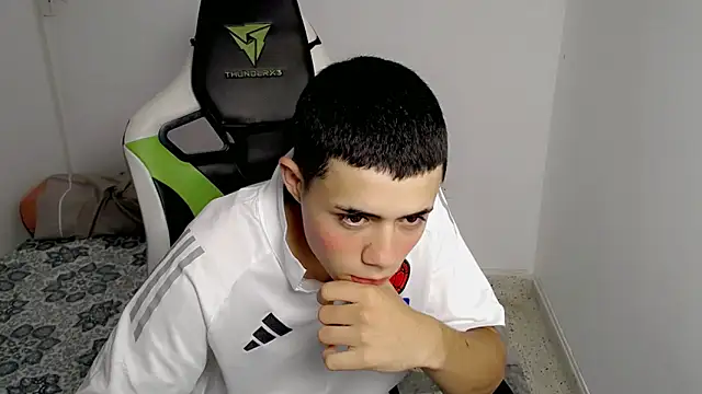 Snapshot of bby_santi chatting on March 2025 05:13:01 PM bby santi online show from March 2025 05:13:01 PM