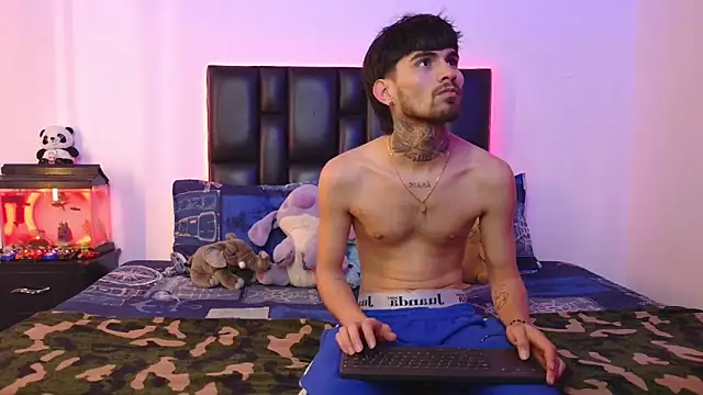 Snapshot of Brutal_Sex_Fucking chatting on February 2026 08:23:02 PM Brutal Sex Fucking online show from February 2026 08:23:02 PM