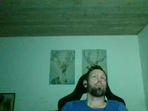 Snapshot of Gotta1 chatting on December 2024 11:02:02 PM Gotta1 online show from December 2024 11:02:02 PM