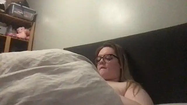 honeyyy24 online show from September 2025 09:58:01 PM