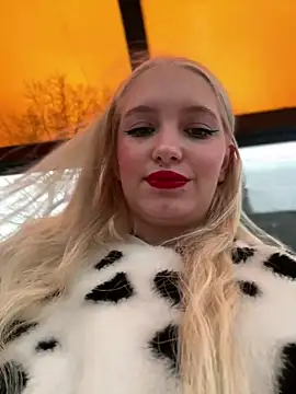 Snapshot of Milkyy_wway chatting on December 2024 07:24:02 AM Milkyy wway online show from December 2024 07:24:02 AM