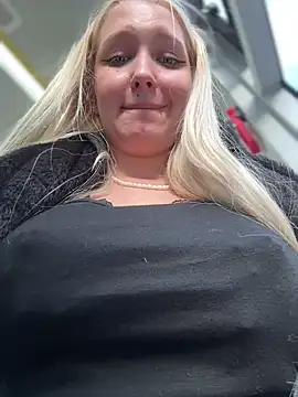 Snapshot of Milkyy_wway chatting on March 2025 01:49:01 PM Milkyy wway online show from March 2025 01:49:01 PM