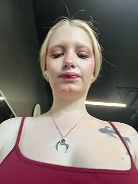 Snapshot of Milkyy_wway chatting on June 2026 05:21:01 AM Milkyy wway online show from June 2026 05:21:01 AM