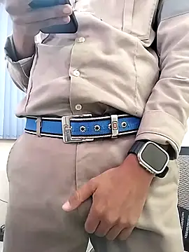 EnriquePersian197 online show from October 2025 07:43:01 PM