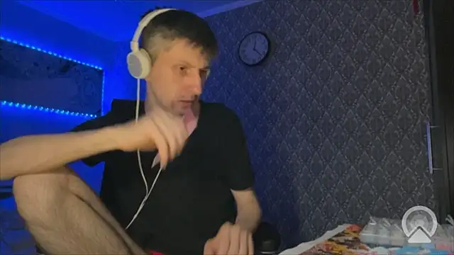 Aki-Laky online show from March 2026 07:24:02 PM