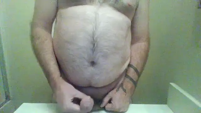 WatchinU82 online show from October 2025 04:55:01 AM