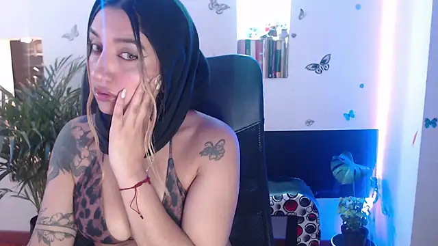 Snapshot of Lia-mitch chatting on February 2026 02:02:02 PM Lia-mitch online show from February 2026 02:02:02 PM