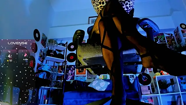 LadyIzabel online show from December 2024 11:50:02 AM