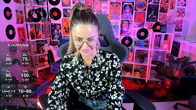 LadyIzabel online show from January 2025 08:23:02 AM