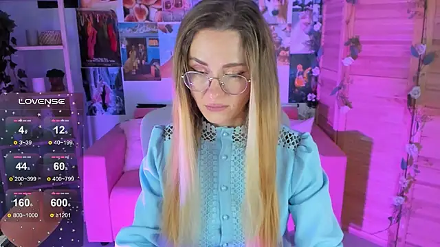 LadyIzabel online show from February 2025 09:24:01 AM