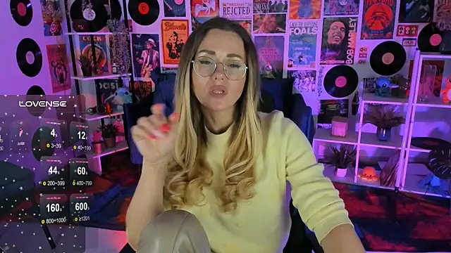 LadyIzabel online show from February 2025 11:44:02 AM