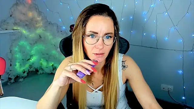 LadyIzabel online show from February 2025 08:17:01 AM