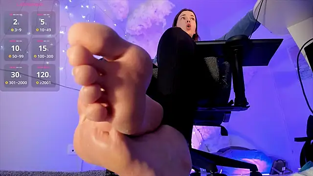 AliceSunday online show from February 2025 11:12:01 AM