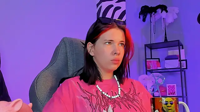 AliceSunday online show from September 2025 05:00:01 AM