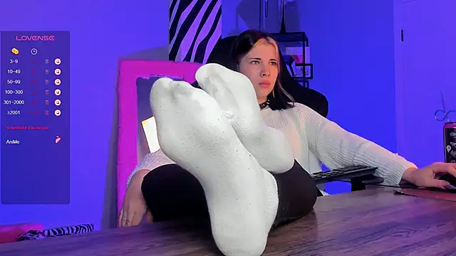 AliceSunday online show from October 2025 02:09:01 AM