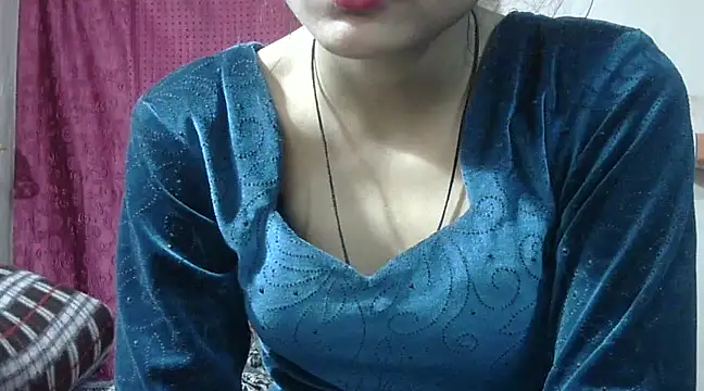 Snapshot of Aayesha chatting on December 2024 11:00:02 AM Aayesha online show from December 2024 11:00:02 AM